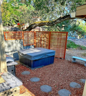 NEW Oak-Encircled Serenity HotTub BBQ HWY12 & 101